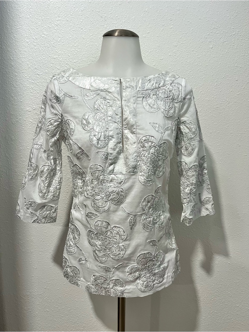 Tory Burch Rochelle Elegant Silver White Floral Women's Top Size 4